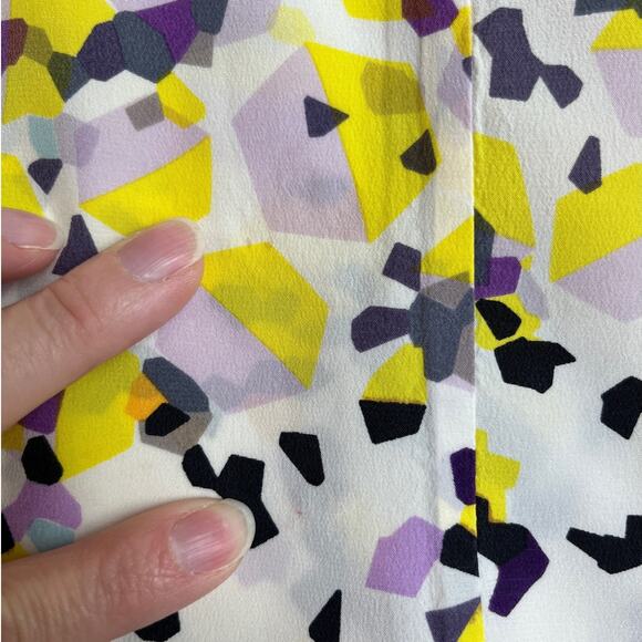 Diane Von Furstenberg Sleeveless Abstract Silk Blouse Size S Multicolor Flaw - Picture 2 of 9